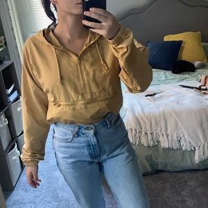 Light Windbreaker Pullover